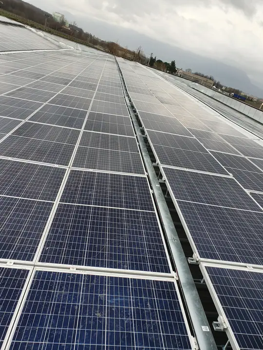 Moduli fotovoltaici in copertura