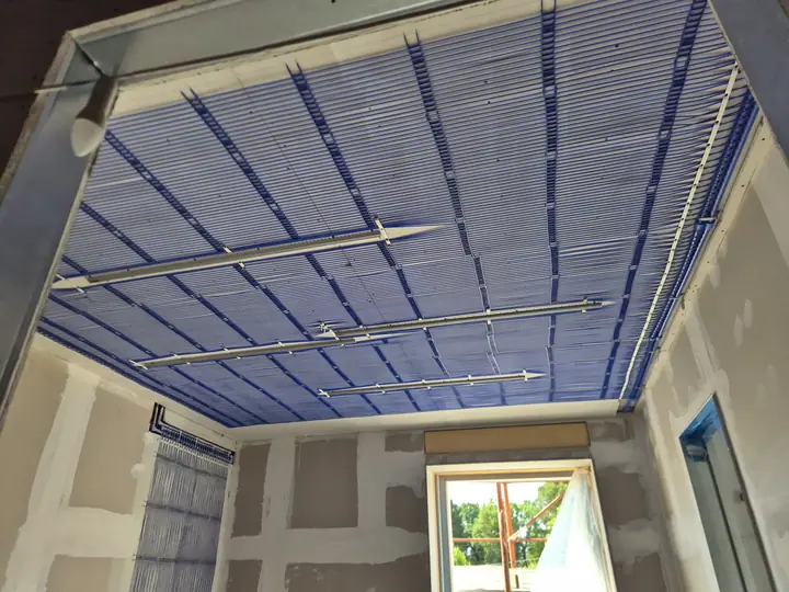 Pannelli radianti a soffitto