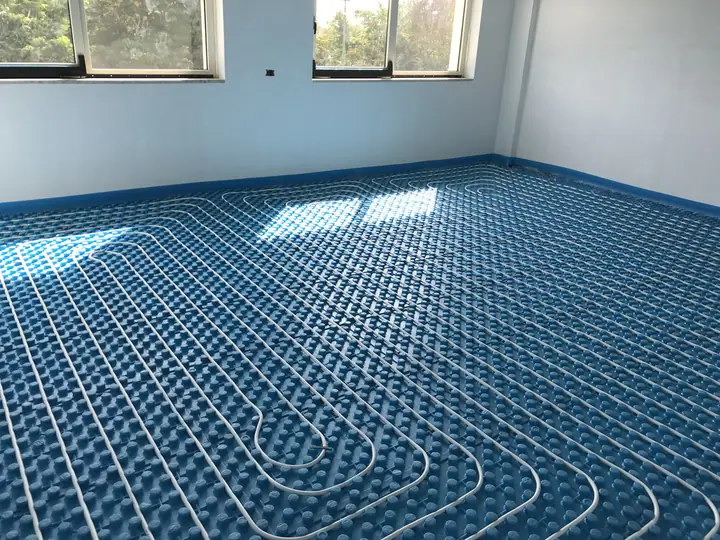 Serpentine radianti a pavimento