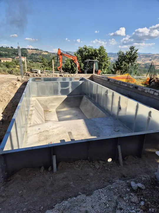 Vasca in fase di realizzazione